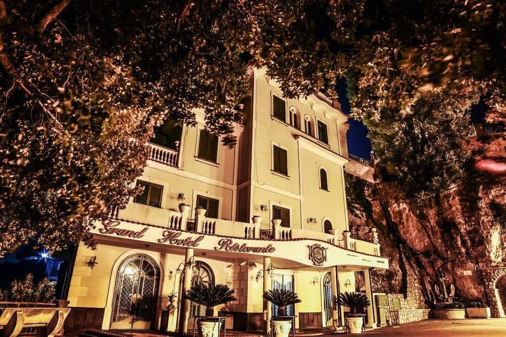 グランド ホテル サントルソラ 写真