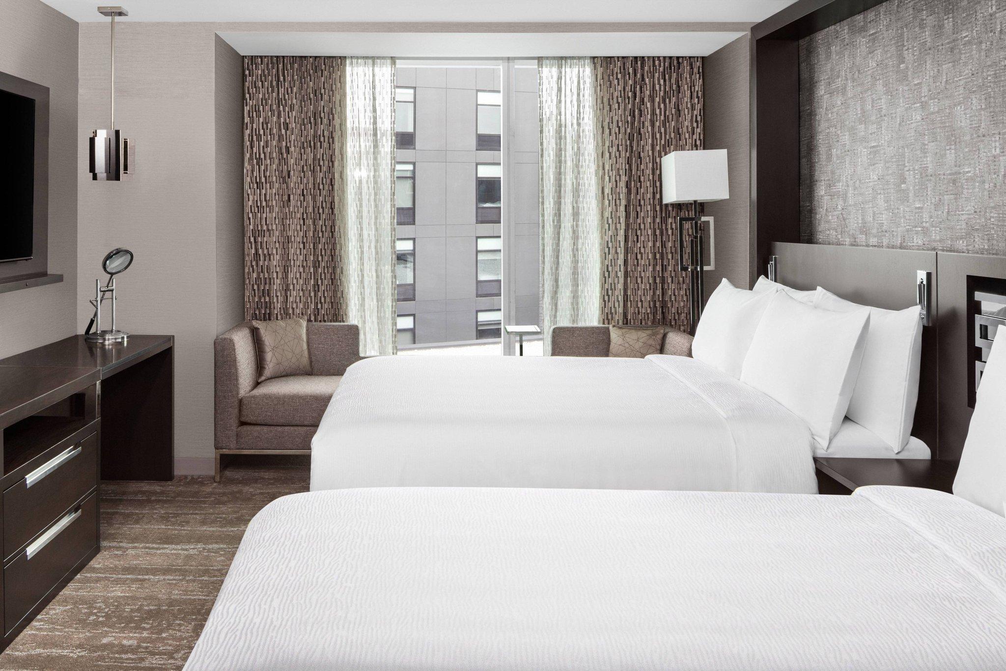 Envue, Autograph Collection 写真