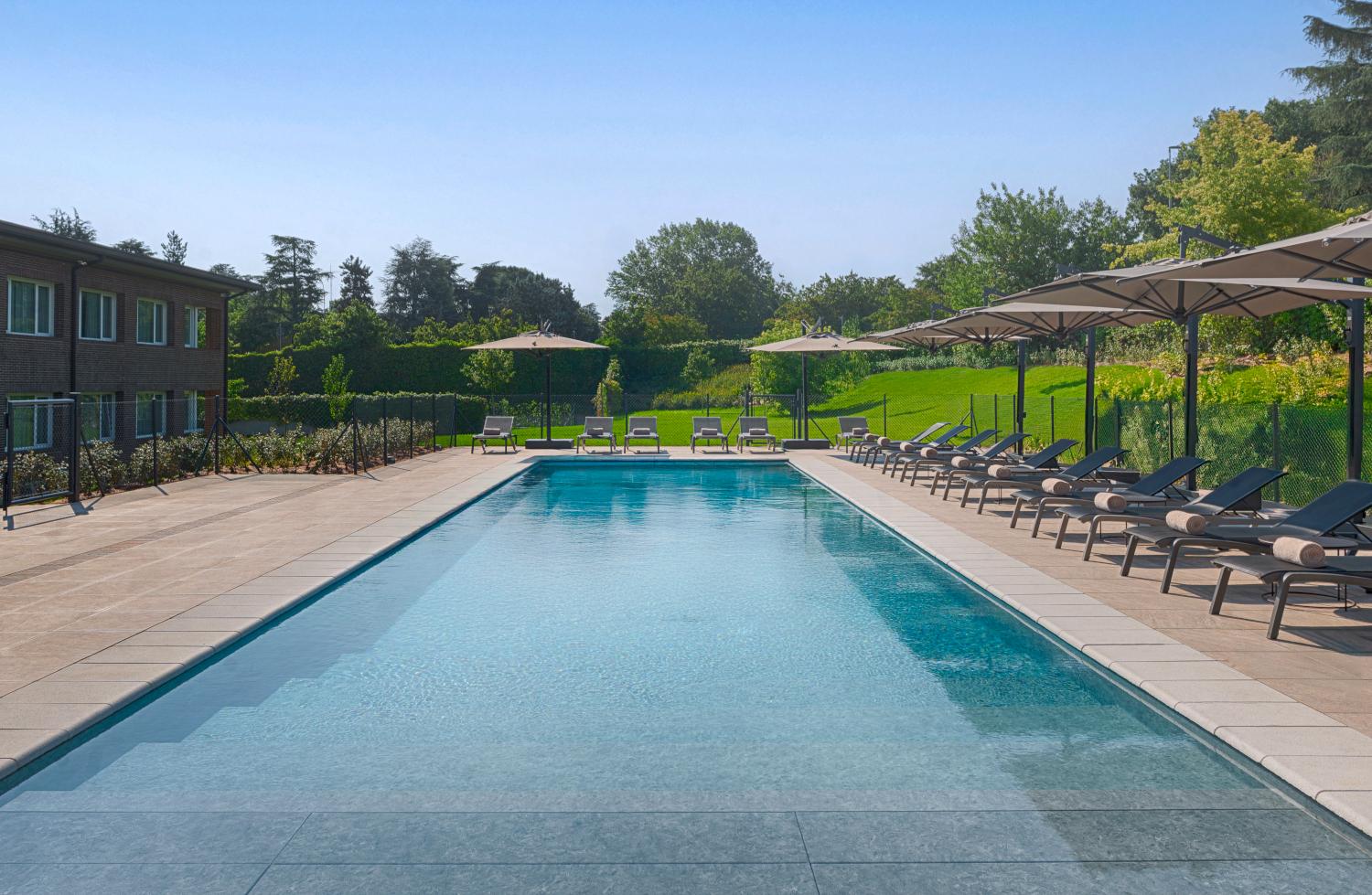 ウナ ホテルズ ボローニャ サン ラッツァーロ 写真