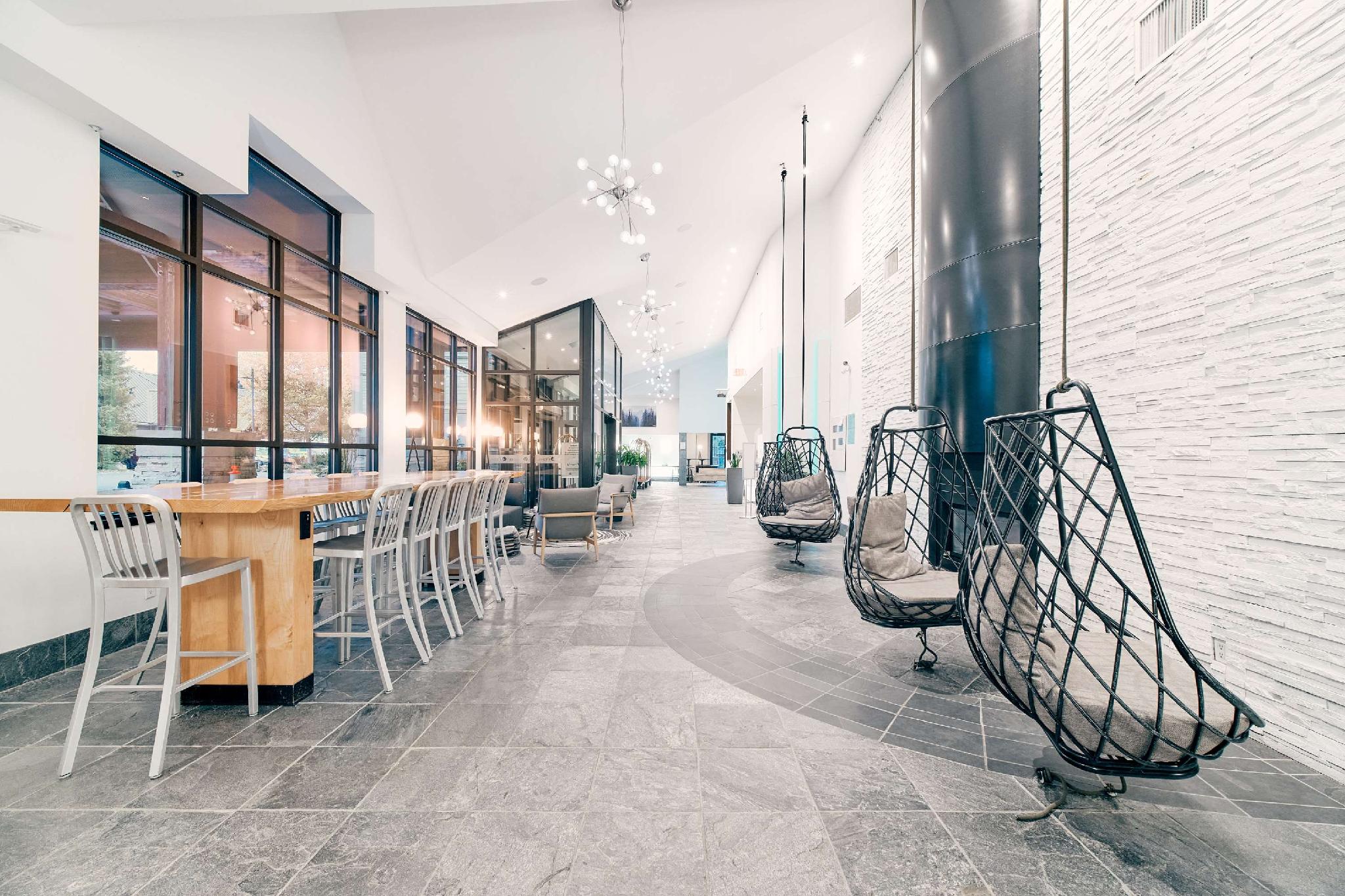 アーヴァ ホイッスラー ホテル 写真