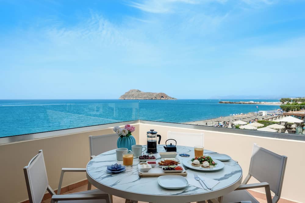 ブルー ドーム ホテル 写真