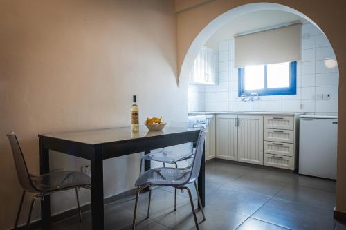 Damon Hotel Apartments 写真