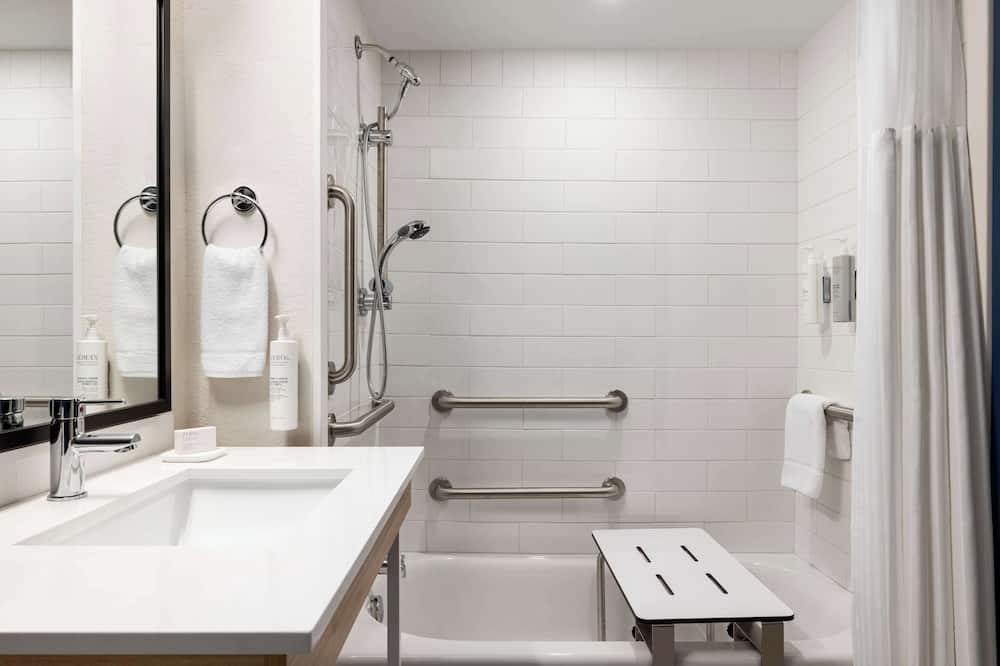 スパーク バイ ヒルトン ナッシュビル アット オプリーランド 写真