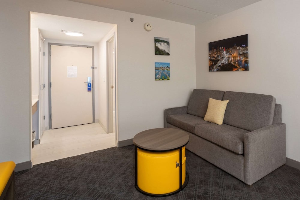 コンフォート イン & スイーツ バッファロー エアポート 写真