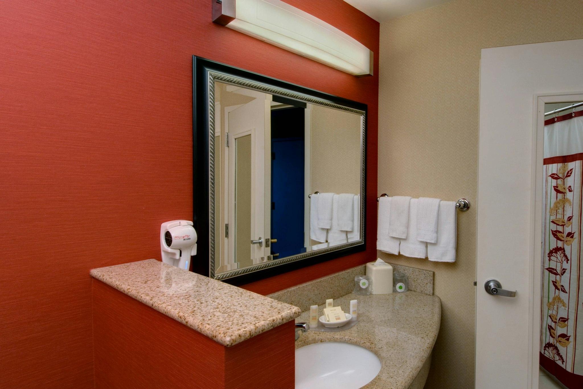 Courtyard by Marriott Madison East 写真