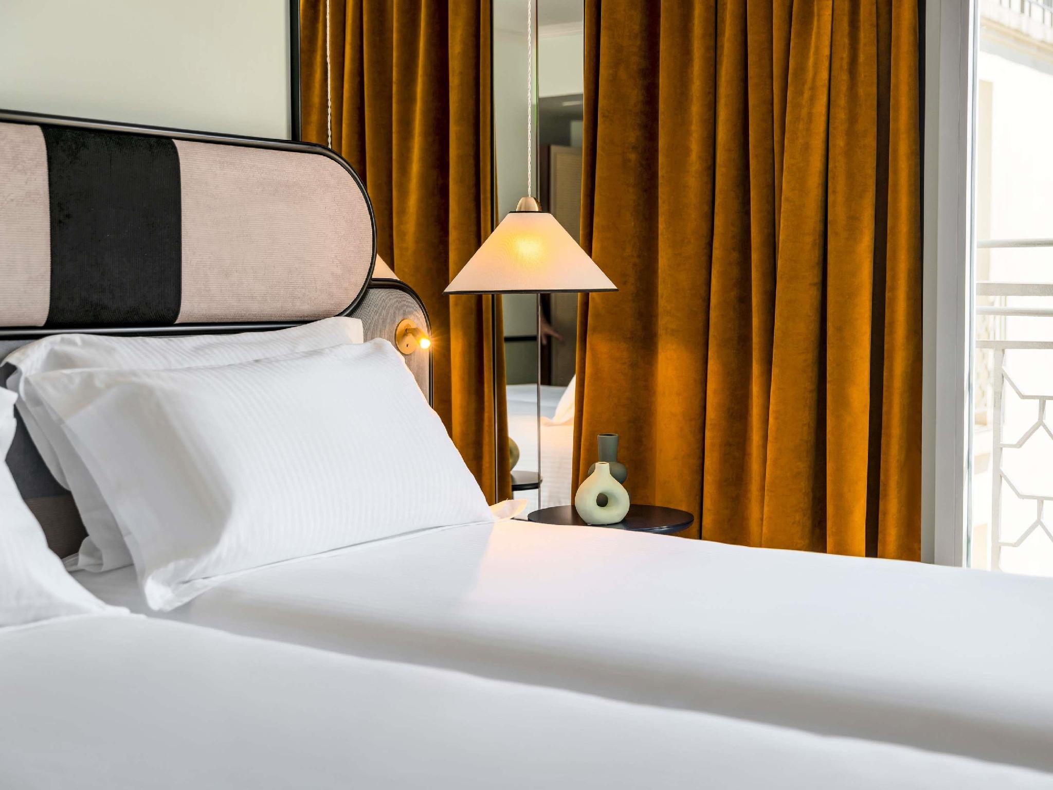 ホテル フォーブル ギャラン パリ ハンドリトゥン コレクション 写真