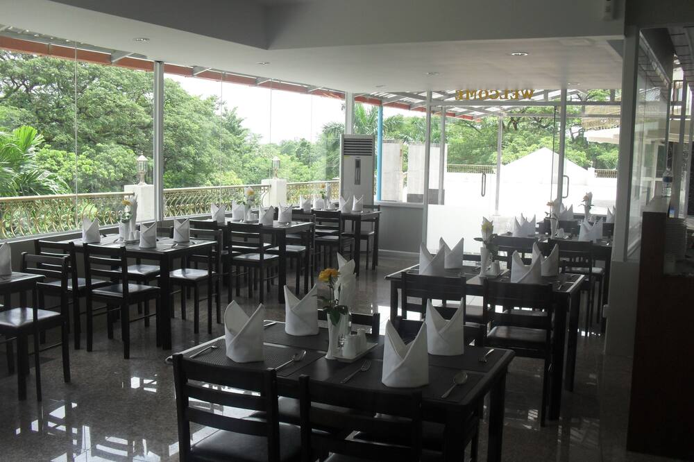 ヤンゴン エアポート ホテル 写真