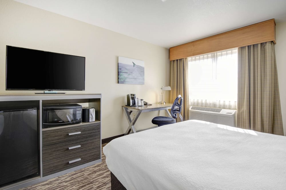 Best Western Plus Peppertree Airport Inn 写真
