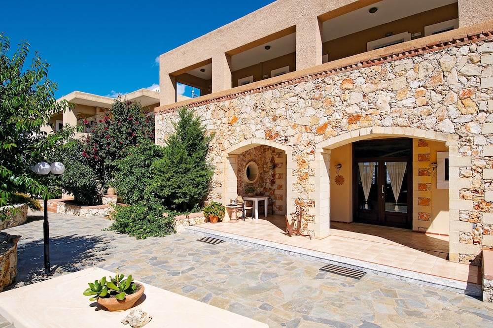 アレティ ホテル 写真