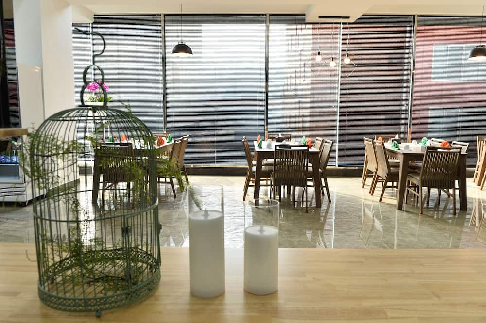 クァンジュ ツーリスト ホテル 写真