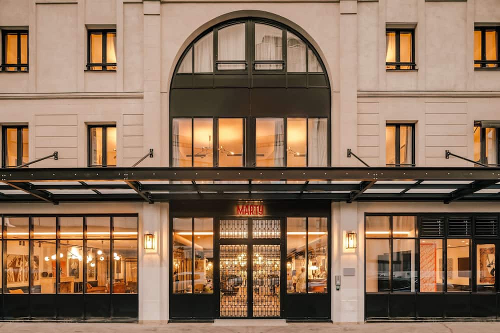 マーティー  ホテル ボルドー  タペストリー コレクション バイ ヒルトン 写真