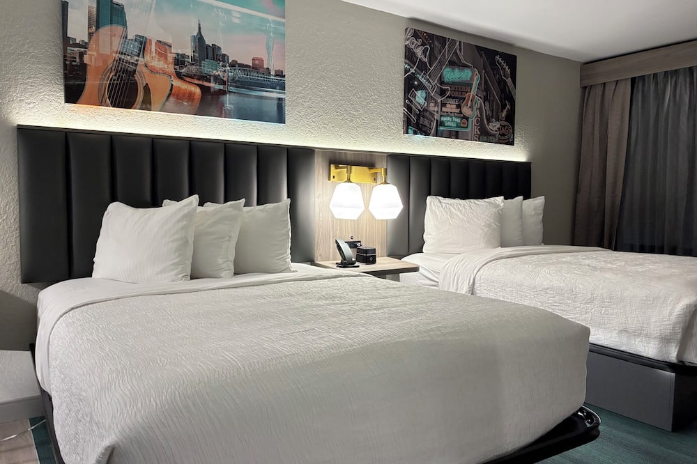 ラ キンタ イン & スイーツ バイ ウィンダム ナッシュビル エアポート / オープリーランド 写真