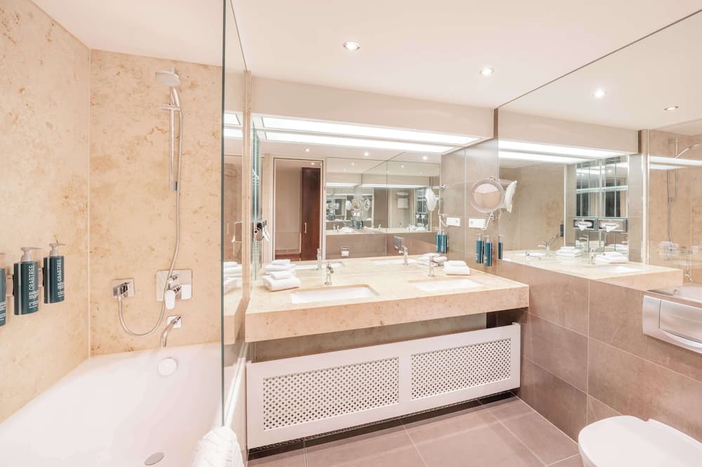 ヒルトン フランクフルト グラーヴェンブルッフ 写真