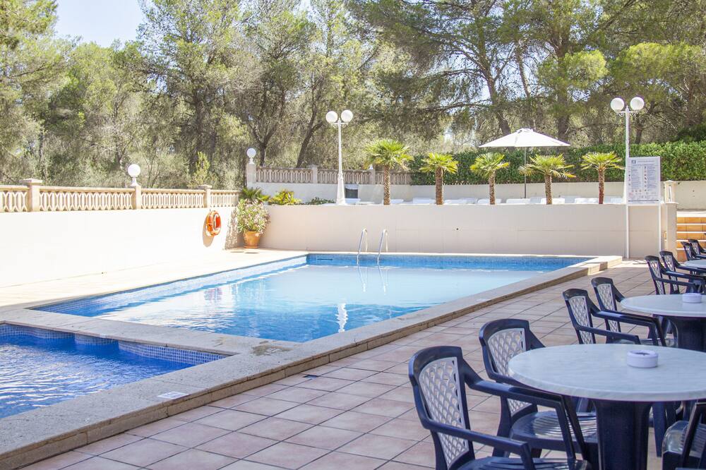 ホテル セルバ アレナル 写真