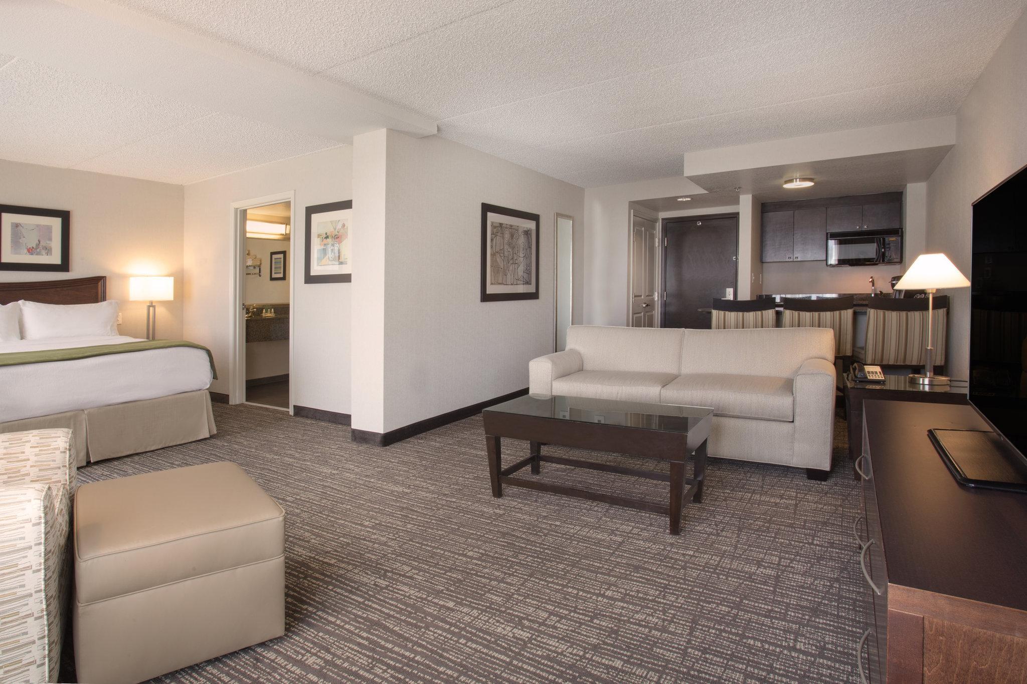 ホリデイ イン ＆ スイーツ スコッツデール ノース エアパーク バイ IHG 写真