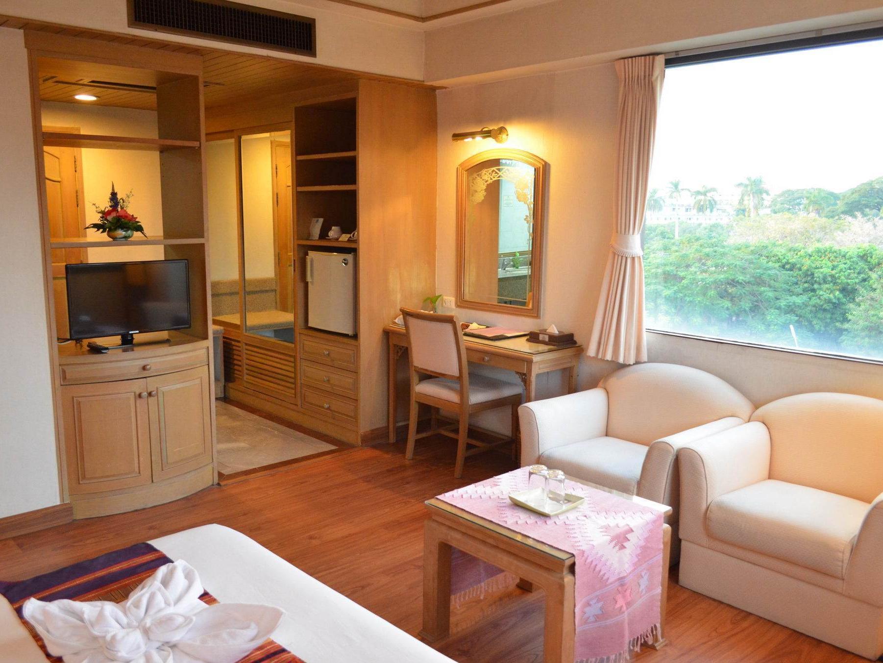 ボッソテル チェンマイ ホテル 写真