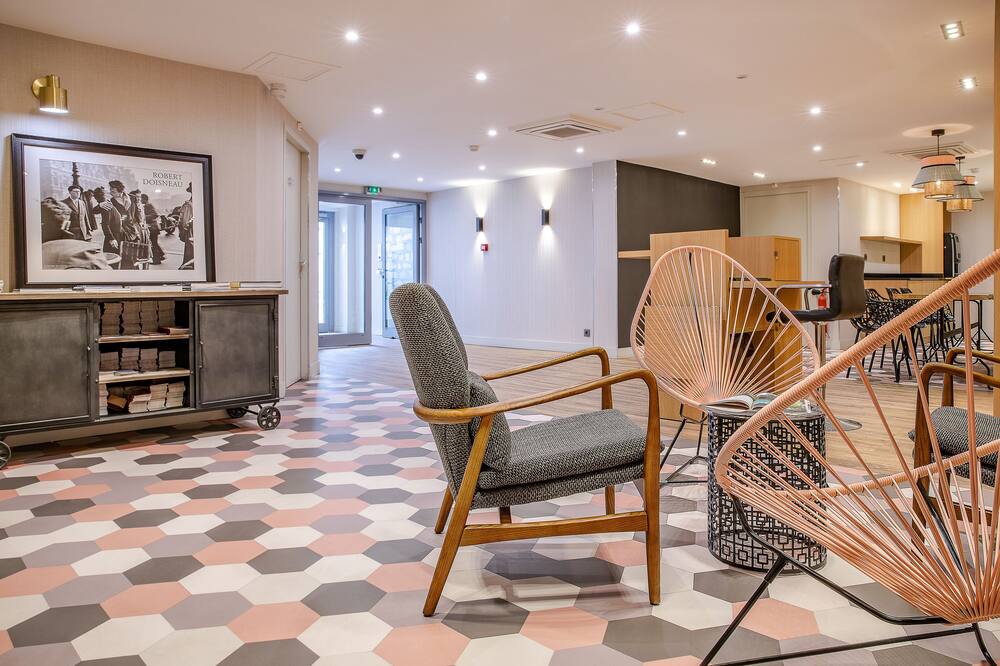 カデット レジデンス 写真