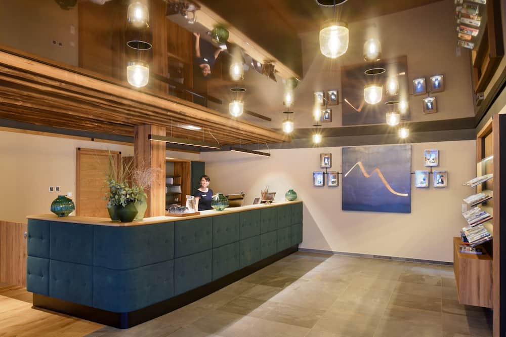 マウンテン ホテル ルイス 写真