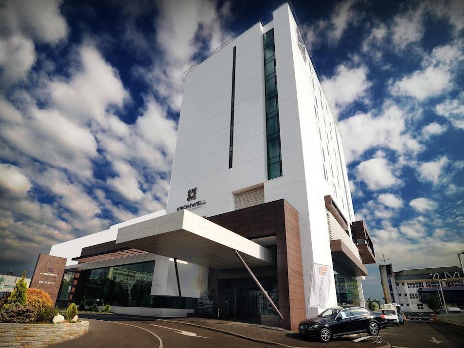 クロンウェル ブラショフ ホテル 写真