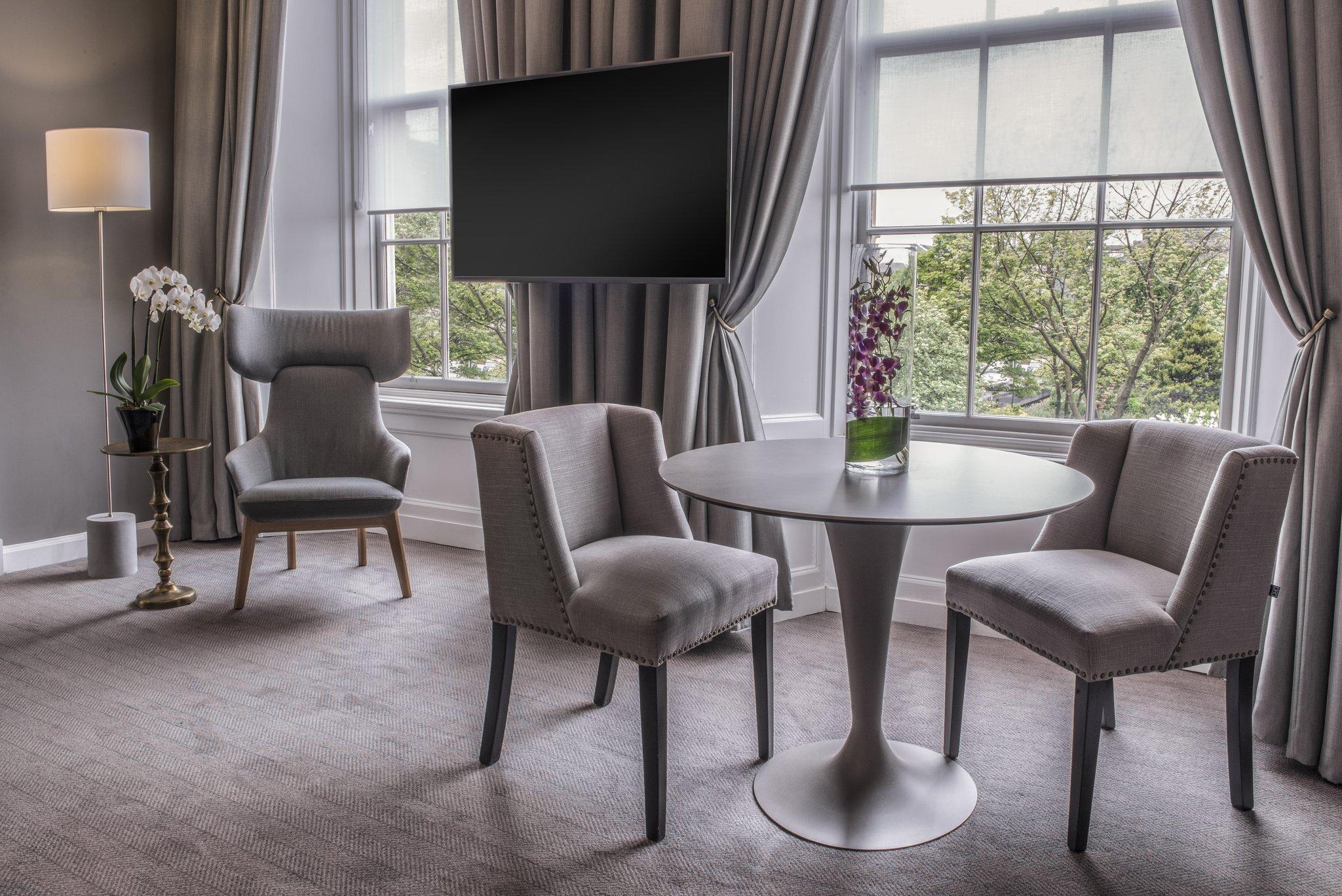 キンプトン ブライスウッド スクエア ホテル バイ IHG 写真