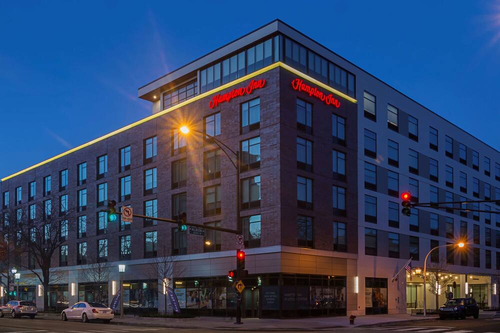 ハンプトン イン シカゴ ノース ロヨラ ステーション 写真