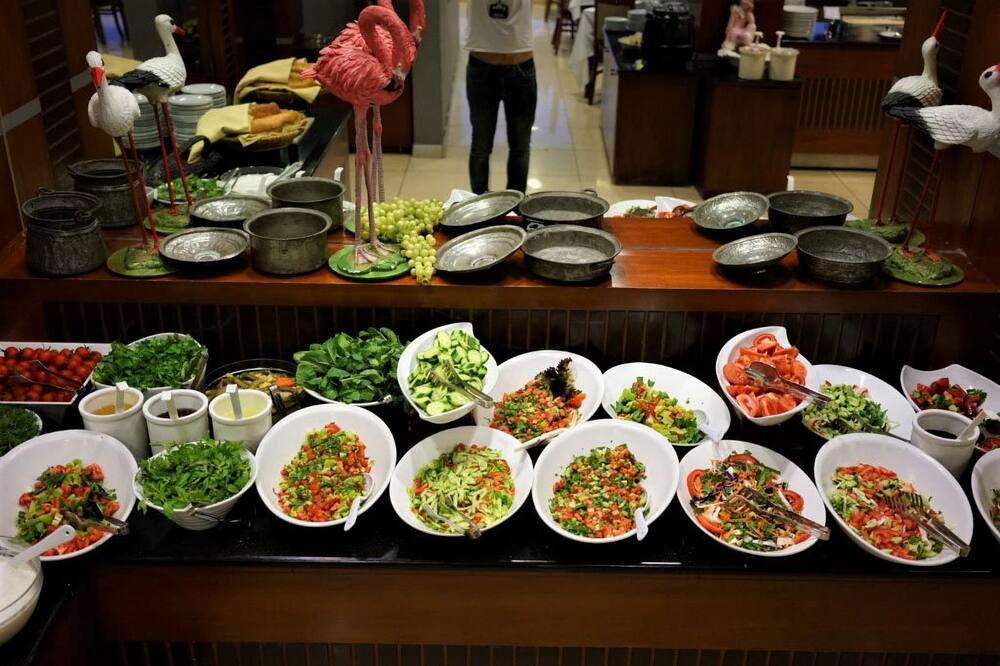 ララ オテル +12 オンリー アダルト 写真