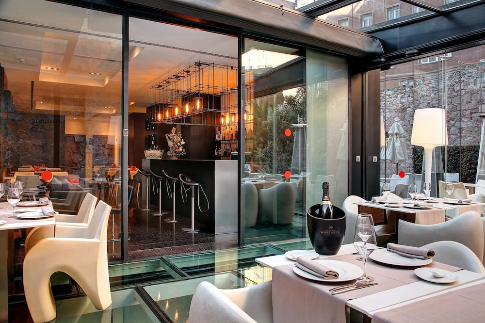 オリビア プラザ ホテル 写真