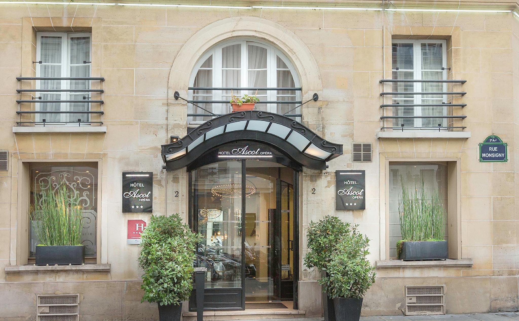 ホテル アスコット オペラ 写真