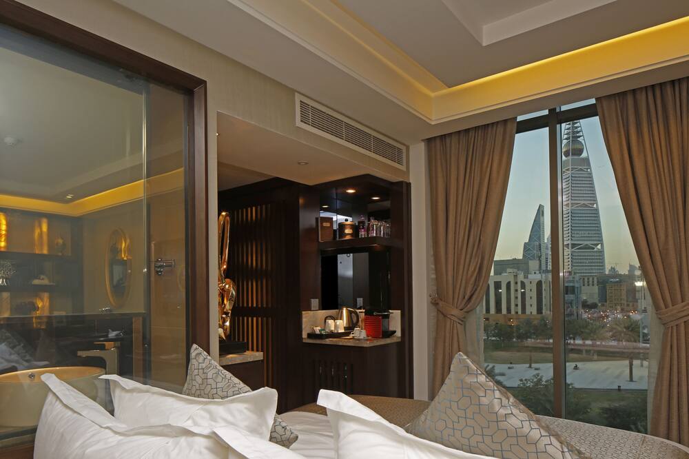 ブライラ ホテル オラヤ 写真