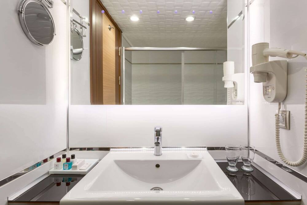 ラマダ バイ ウィンダム ウシャク 写真