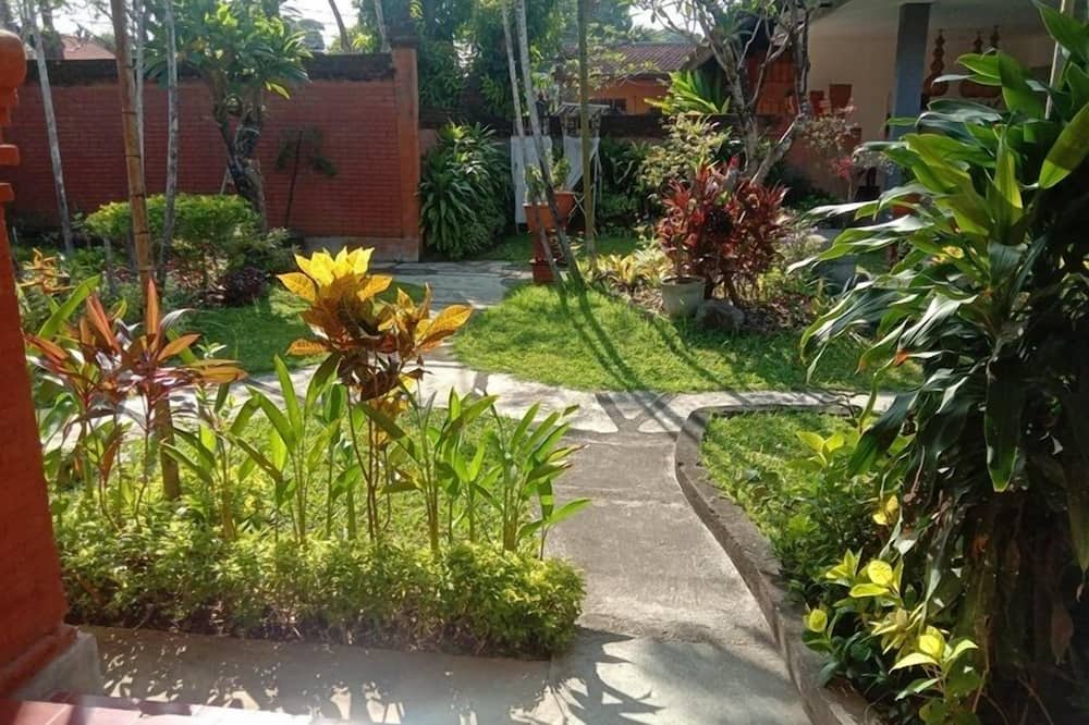 ラーマヤーナ ホテル サヌール 写真