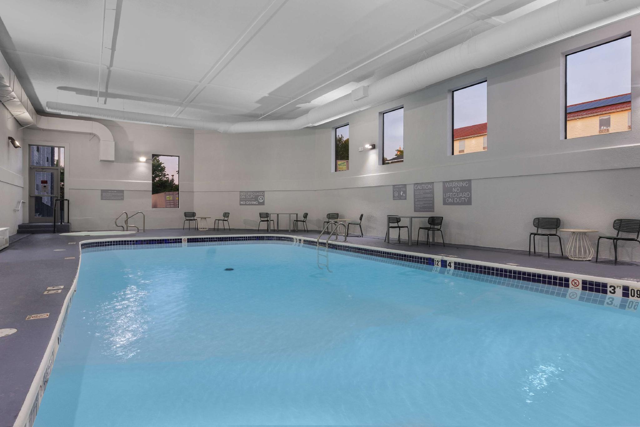 Spark by Hilton Branson Meadows 写真