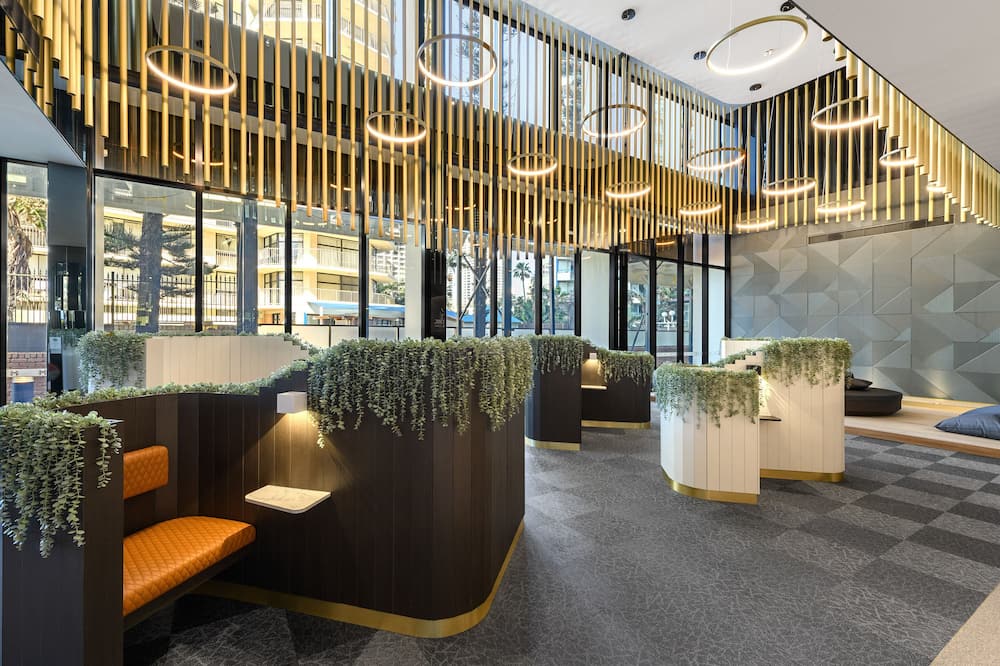 メリトン スイーツ サーファーズ パラダイス 写真