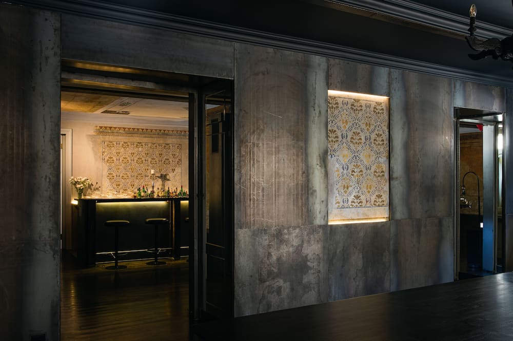 アンフウンド ドア 写真