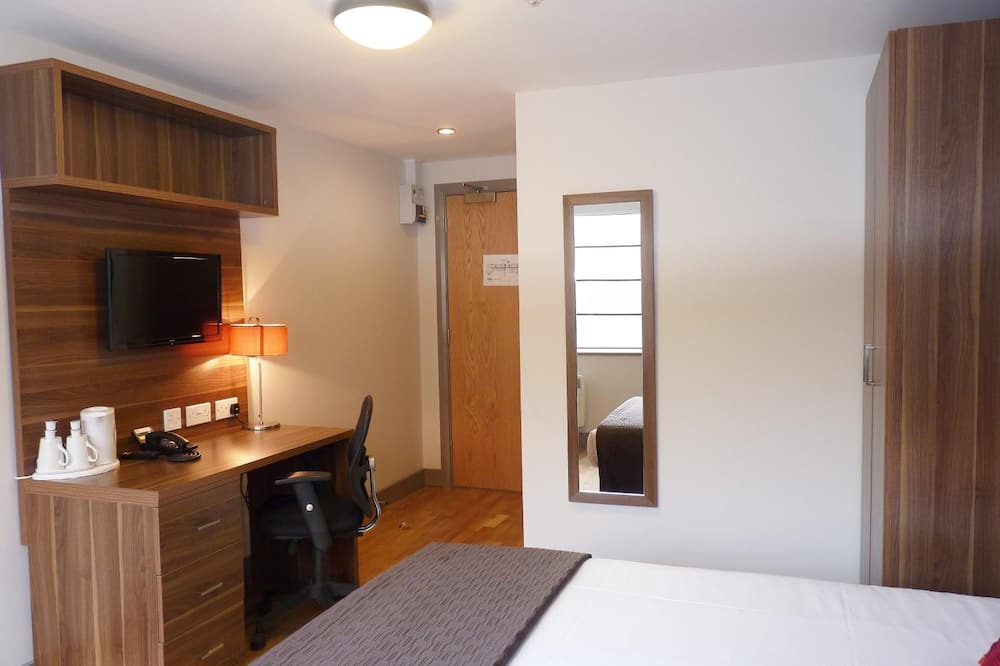 ブリタニア スタディ ホテル 写真