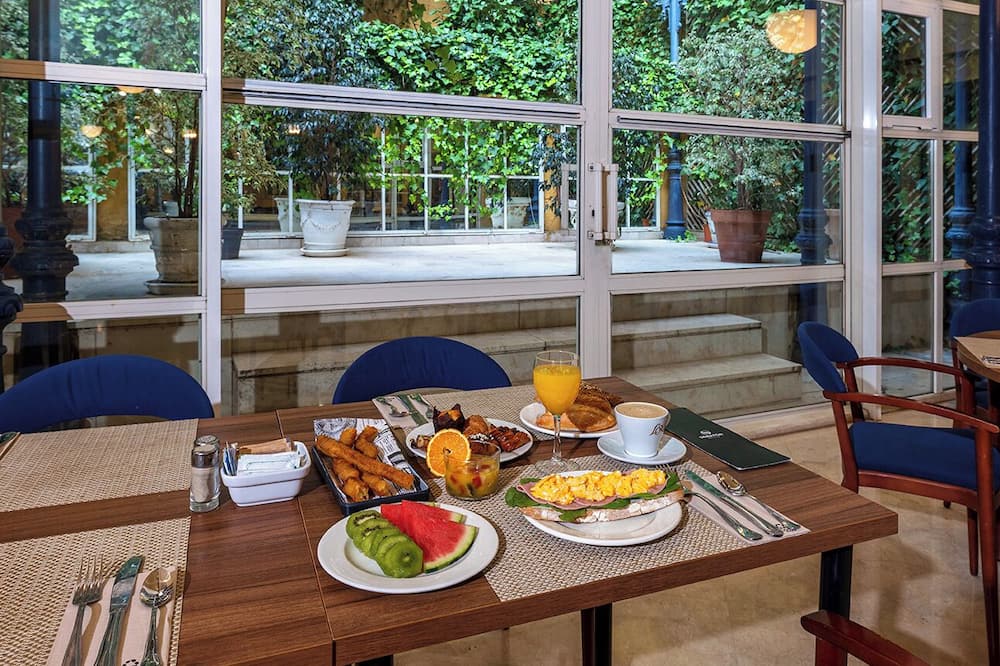 Senator Huelva 写真