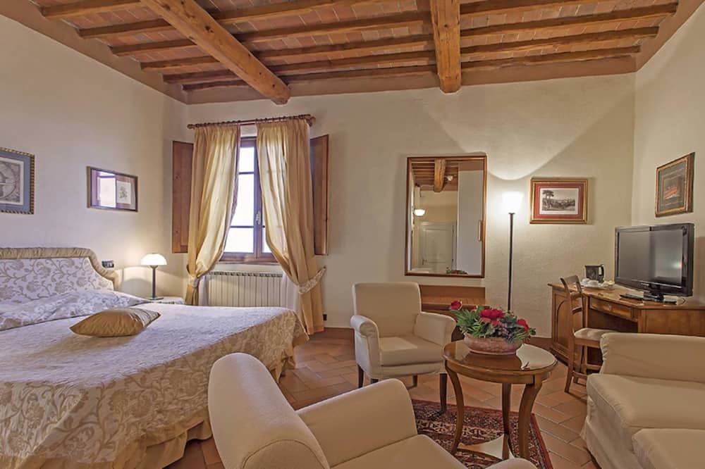 ルレ イル キオストロ ディ ピエンツァ 写真