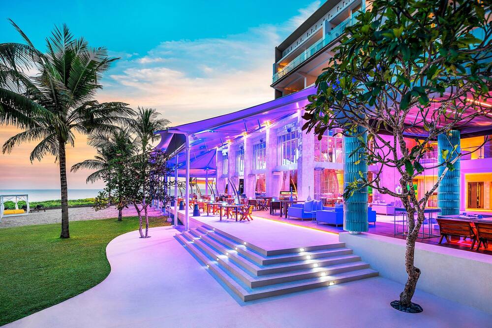 W バリ スミニャック 写真