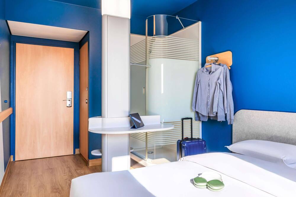 イビス バジェット ローザンヌ ビュシニー 写真