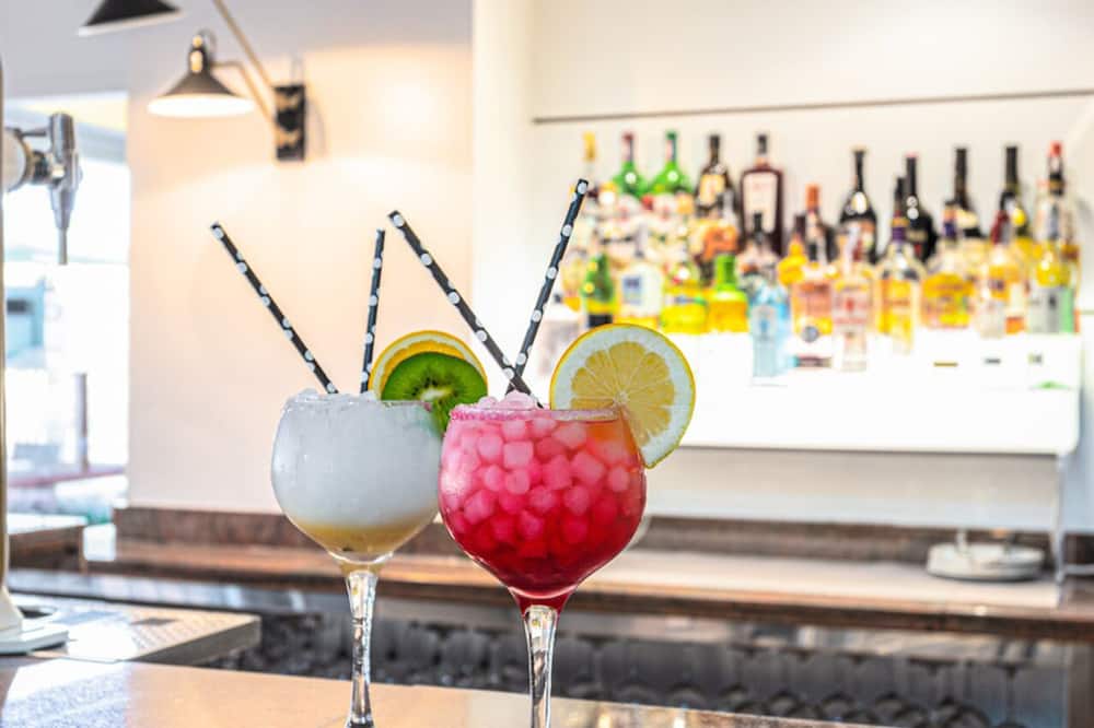 ホテル アパルタメントス Pyr フエンヒロラ 写真