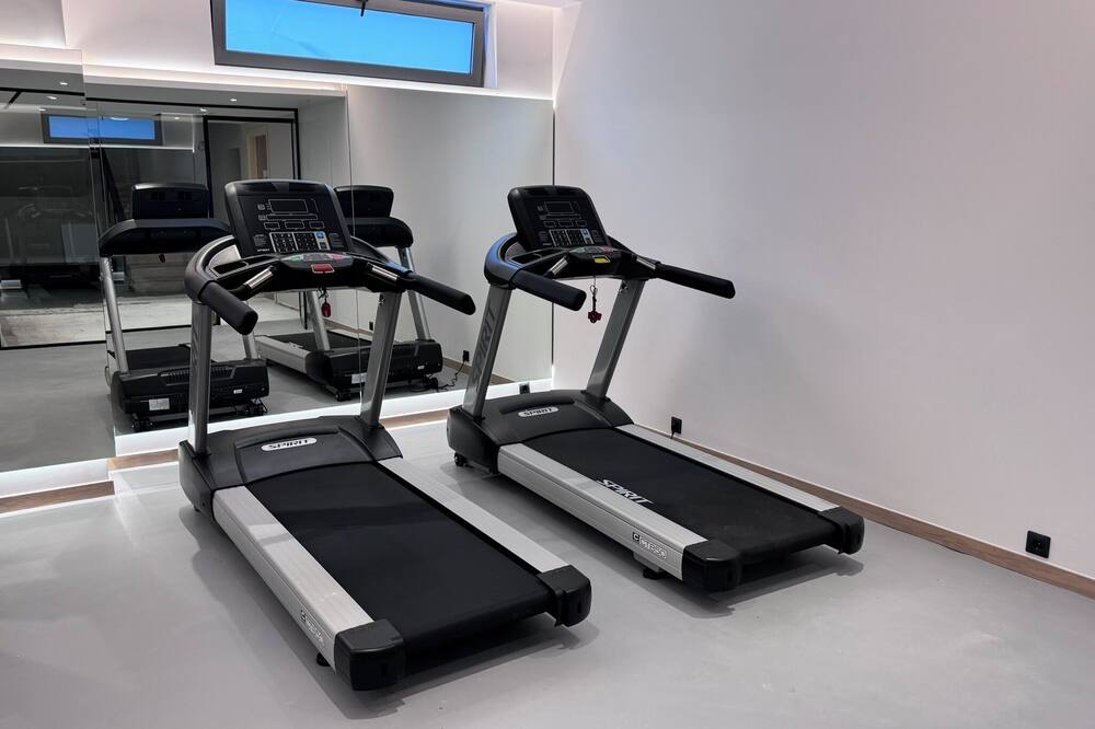 Hotel Angela Suites & Lobby 写真