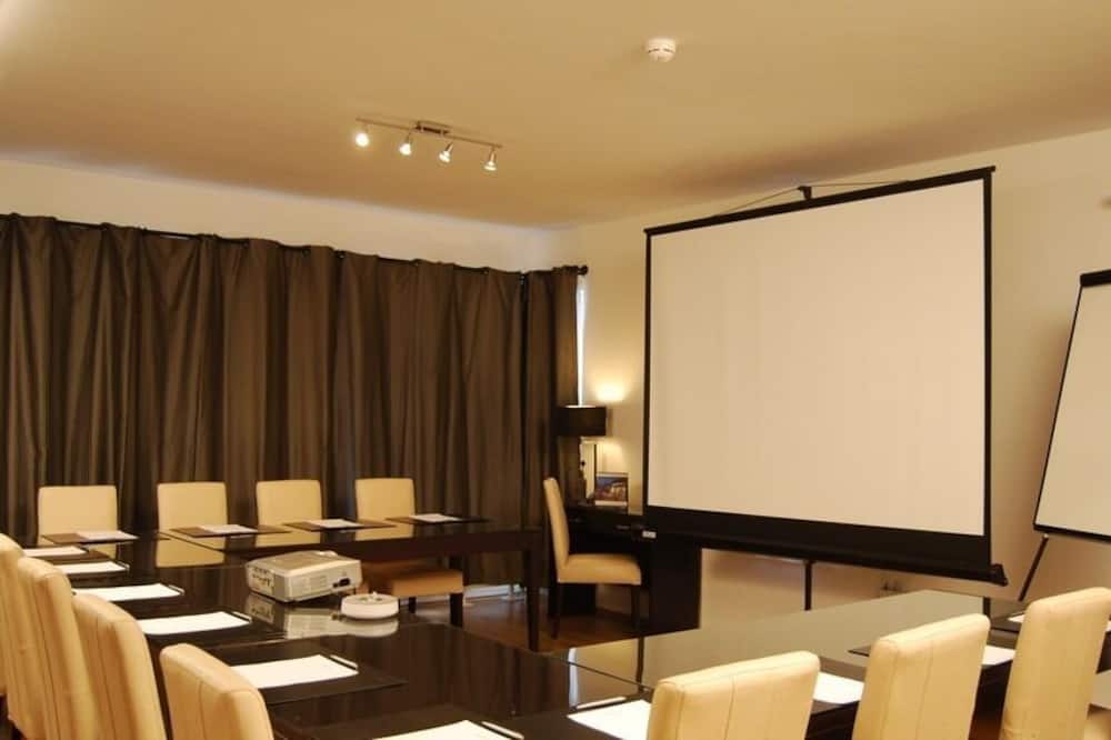 エスカラ ホテル & スイーツ 写真