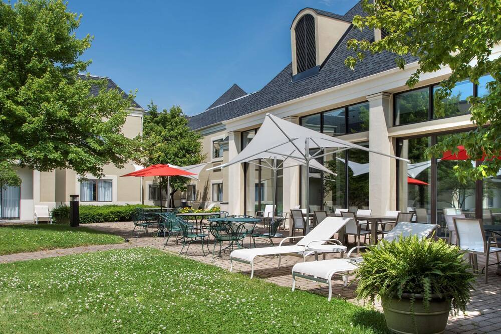 ダブルツリー バイ ヒルトン シカゴ ウッドデール エルクグローブ 写真