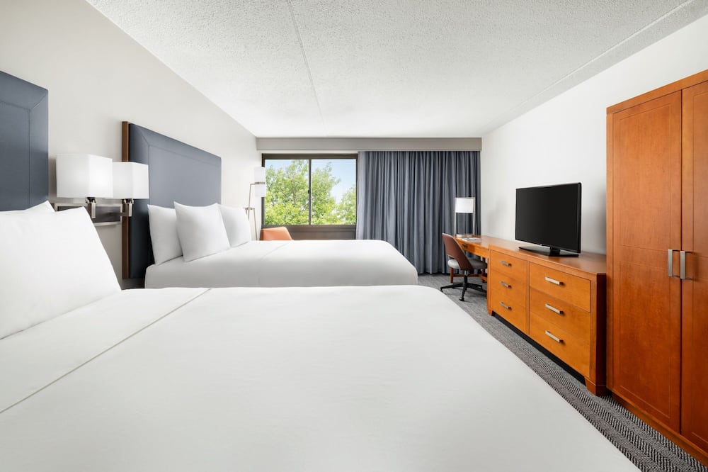 Courtyard by Marriott Montvale 写真