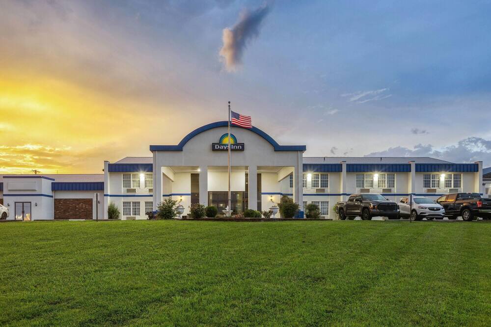 デイズ イン バイ ウィンダム マディソンビル 写真