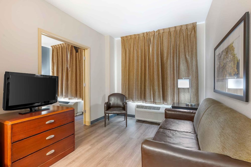 エクステンデット ステイ アメリカ スイーツ インディアナポリス エアポート エ サザン 写真