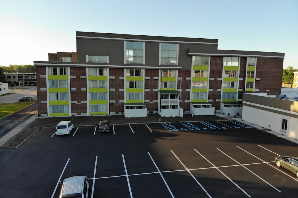 ベイモント イン & スイーツ グランド ラピッズ ニア ダウンタウン 写真