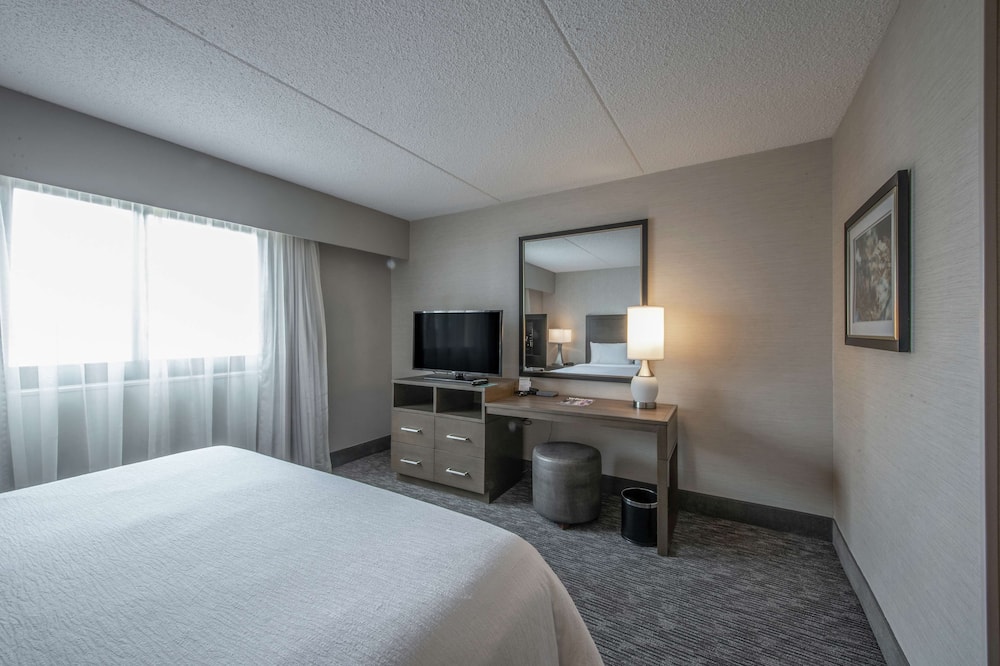 エンバシー スイーツ バイ ヒルトン シカゴ シャウムバーグ ウッドフィールド 写真