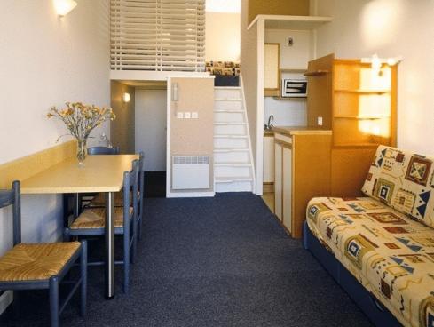 レジデンス メール＆ゴルフ ウジェニー 写真