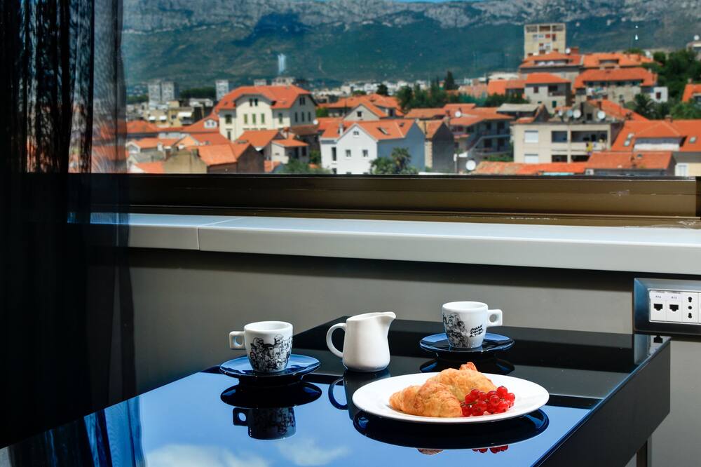 ザ ビュー ラグジュアリー ルームズ 写真